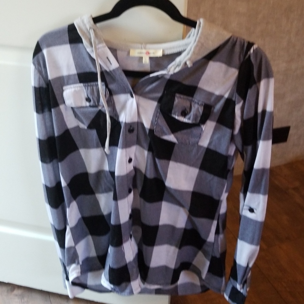 Women's Black and White Long sleeve flannel